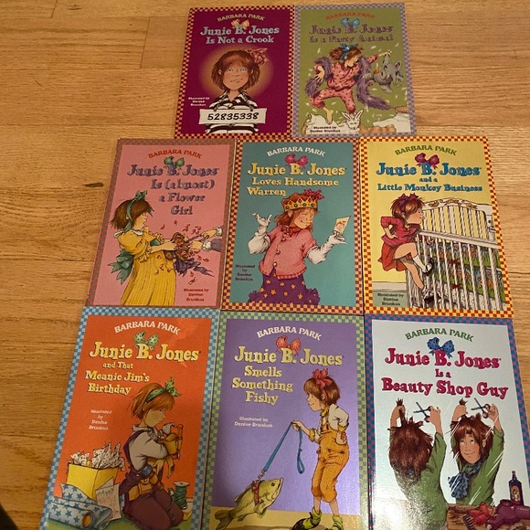 Books - Picture 2 of 11